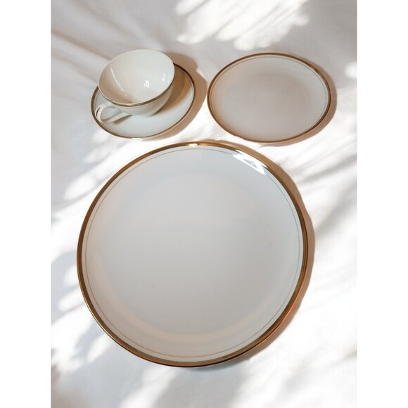 16 Piece Vintage 1950s Royalton China 4-Pc Place Setting–Island Gold, New in Box - Picture 1 of 4